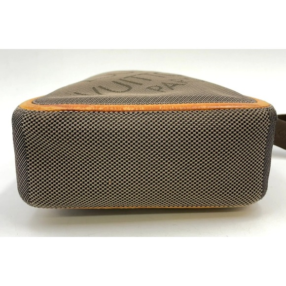 Louis Vuitton Crossbody Damier Geant Messenger Bag - Picture 3 of 14
